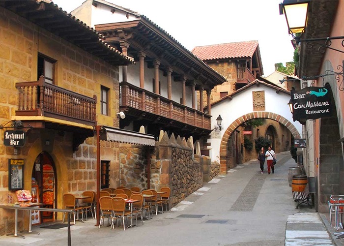 История возникновения Испанской деревни